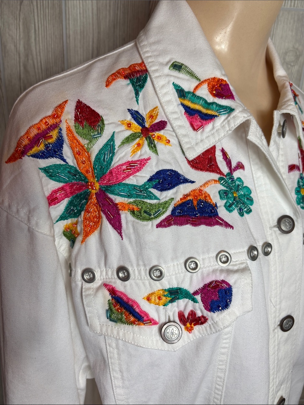 Carole Little Vintage White Denim Jacket with Floral Beaded Embroidery- Size 4 - Picture 5 of 6